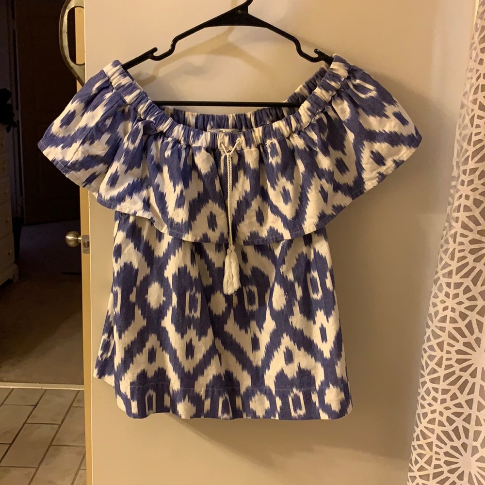 Super cute off the shoulder XS madewell top